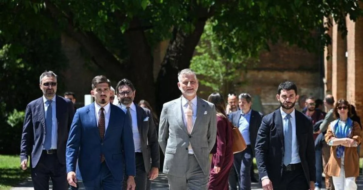 Ministro Giuli visita Biennale de Veneza com Buttafuoco: “Caso fechado, arte é liberdade”