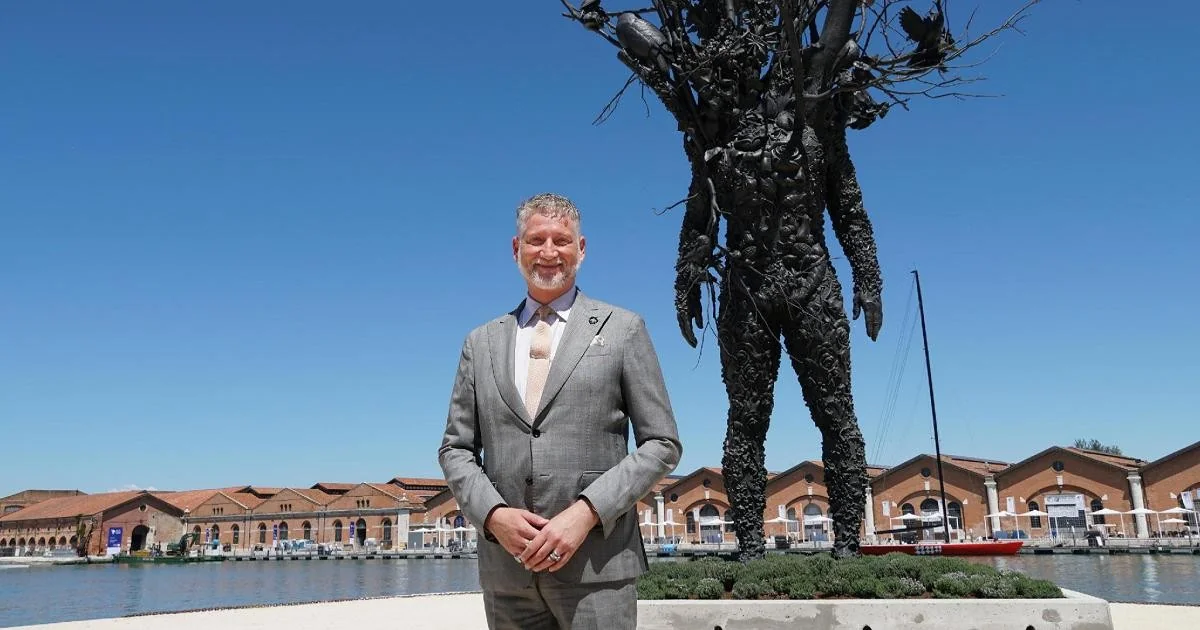 Giuli recebido por Buttafuoco na Biennale de Veneza: polêmica deixada para trás enquanto a Rússia reage