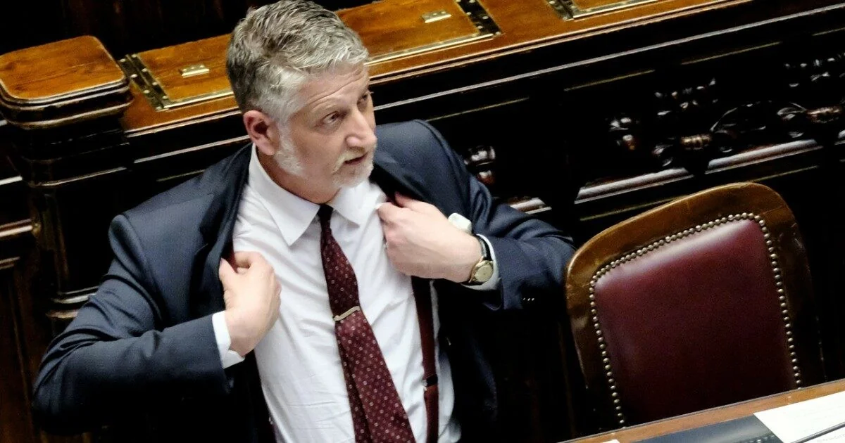 Giuli exonera dois dirigentes do Ministério após corte de verbas ao documentário sobre Giulio Regeni