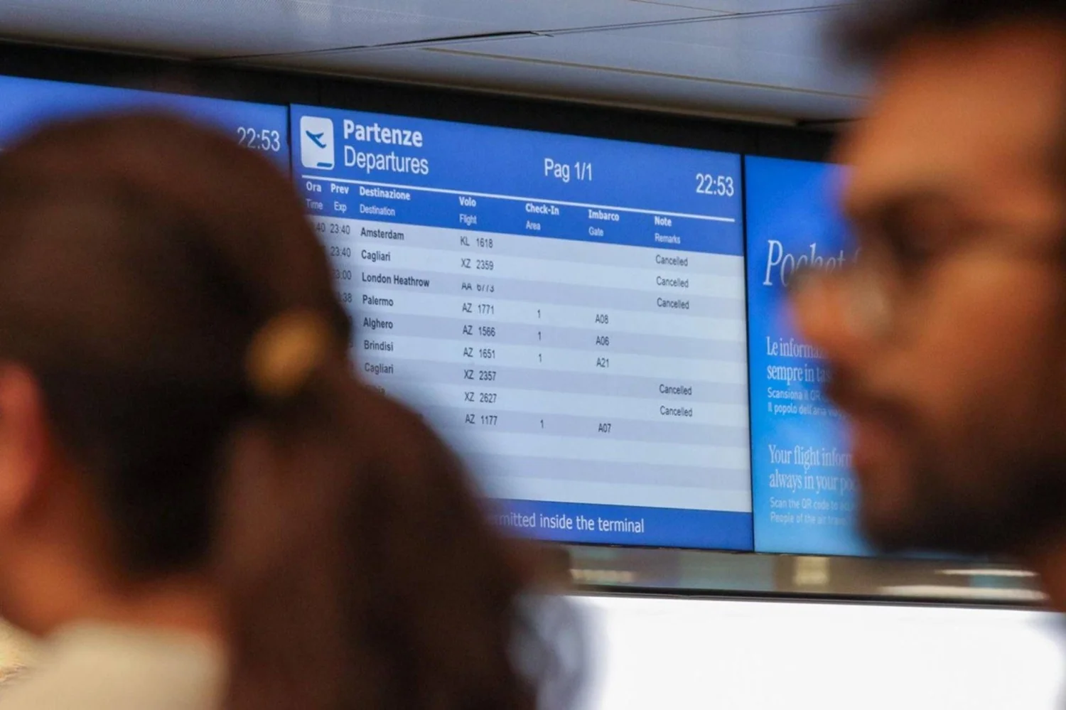 Segunda‑feira crítica nos aeroportos: greve da Easyjet e protestos paralizam voos na Itália