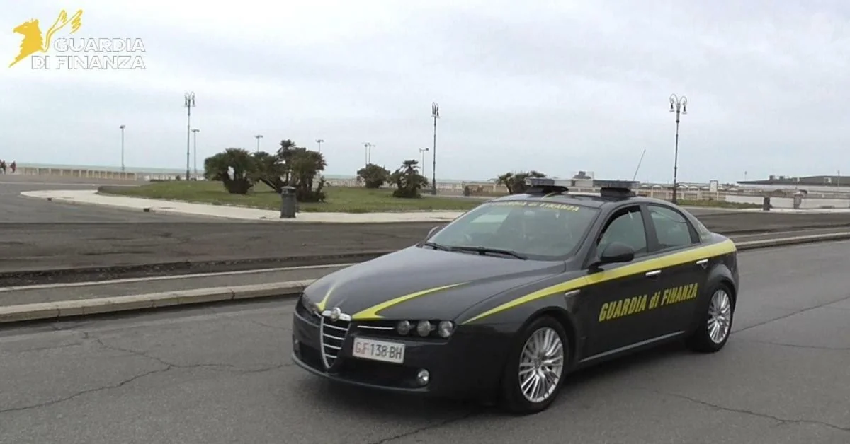 Guardia di Finanza desarticula quadrilha que controlava venda de cocaína e heroína no Lido di Ostia; 26 medidas cautelares aplicadas