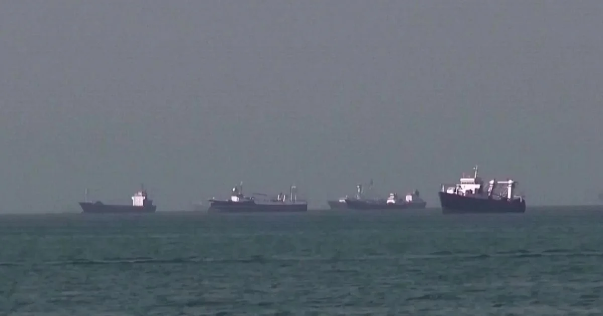 Estreito de Hormuz: Trump suspende missão de escolta a navios e busca entendimento internacional