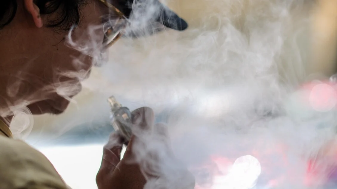ISS: cai consumo de cigarros tradicionais, mas sobem e‑cigarettes, tabaco aquecido e outras formas de nicotina