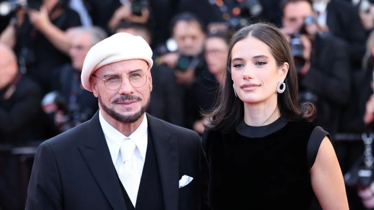 John Travolta estreia na direção com a filha Ella Bleu em filme sobre seu amor pela aviação