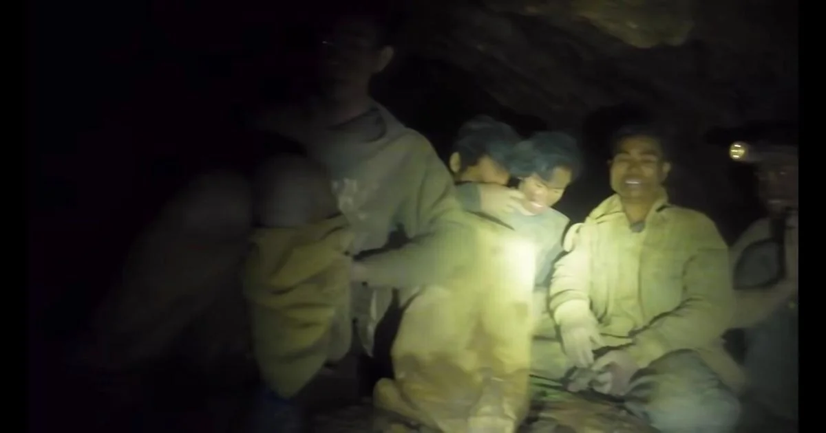 Laos: vídeo do mergulhador mostra cinco salvos em gruta inundada; buscas seguem por dois desaparecidos