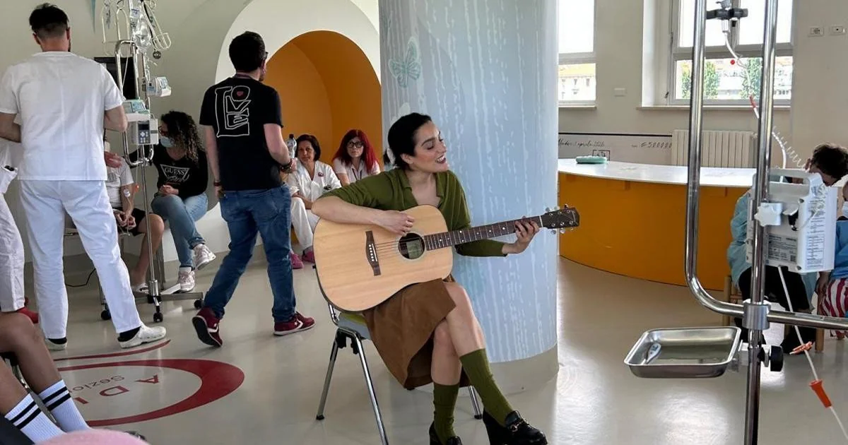Levante leva música e conforto aos jovens pacientes do Hospital Regina Margherita em Turim