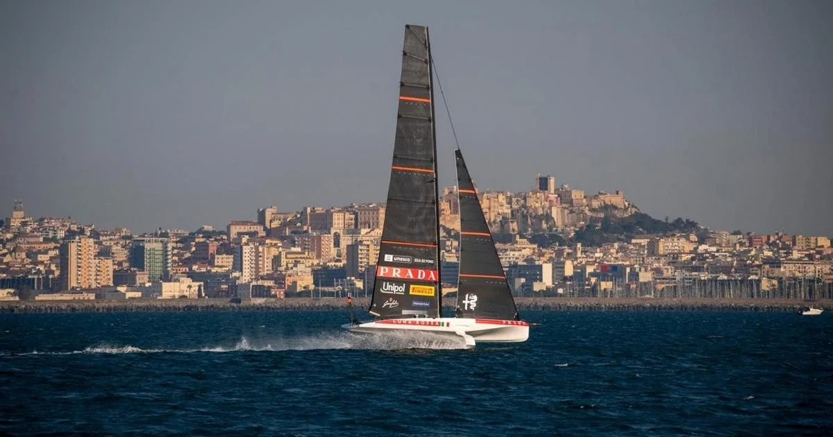 Luna Rossa B domina primeira jornada da Louis Vuitton America’s Cup no Golfo