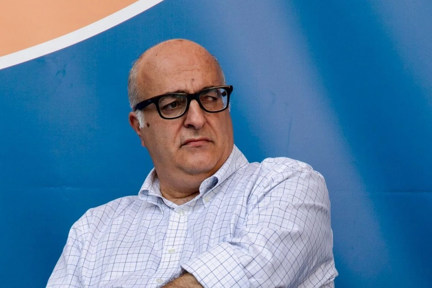 Mario Sechi sob tutela após ameaças de anarquistas por editoriais sobre explosão em Roma
