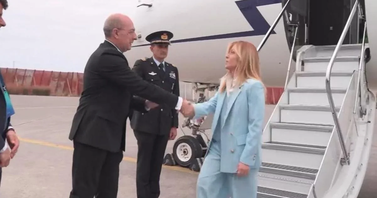 Meloni relança cooperação Europa‑Golfo como 'cerniera strategica' e retorna à Itália após ataque em Modena; visita a Chipre é cancelada