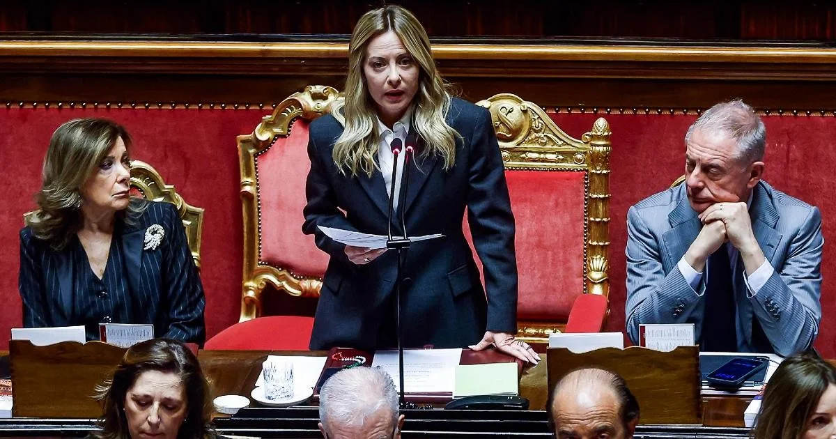 Meloni no Senado: premier question time às 16h30 entre inflação, Hormuz e contas em alta