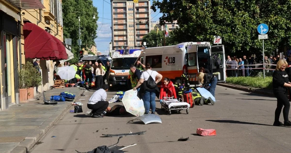 Modena: carro em alta velocidade atinge cerca de uma dezena de pedestres na Via Emilia Centro