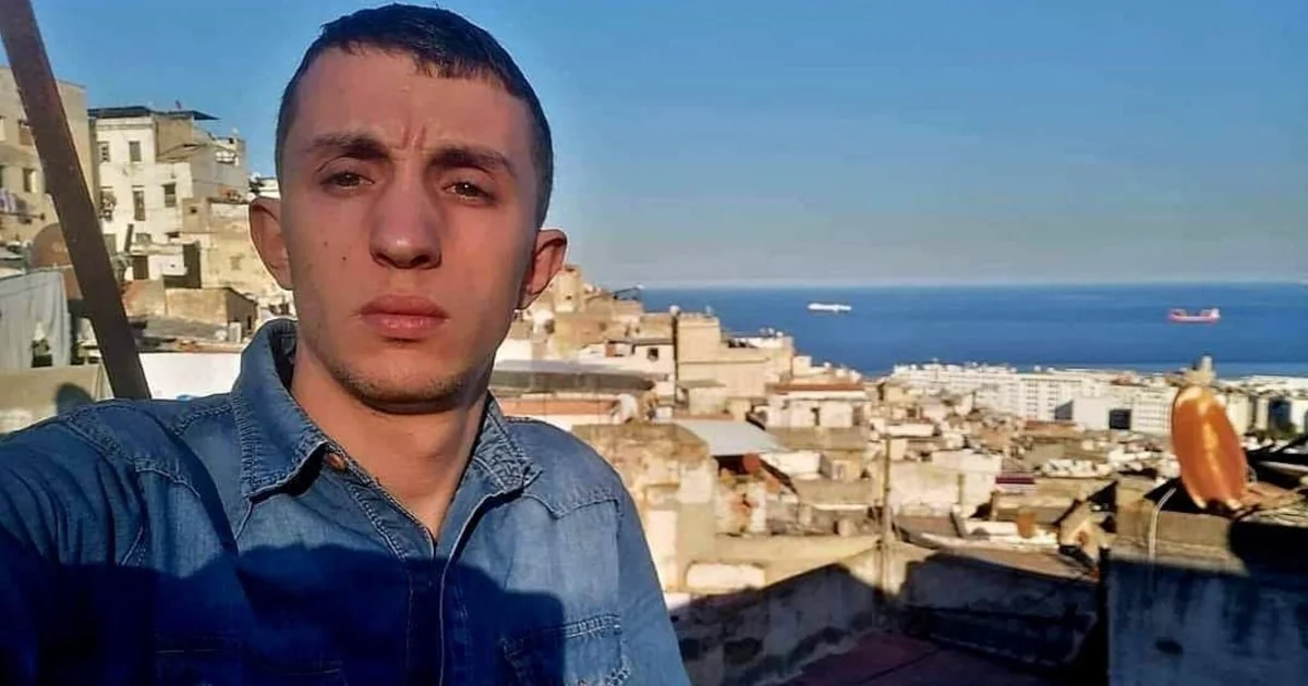 Mohamed Tadjadit: poeta do Hirak na Argélia enfrenta risco de pena de morte após novo processo
