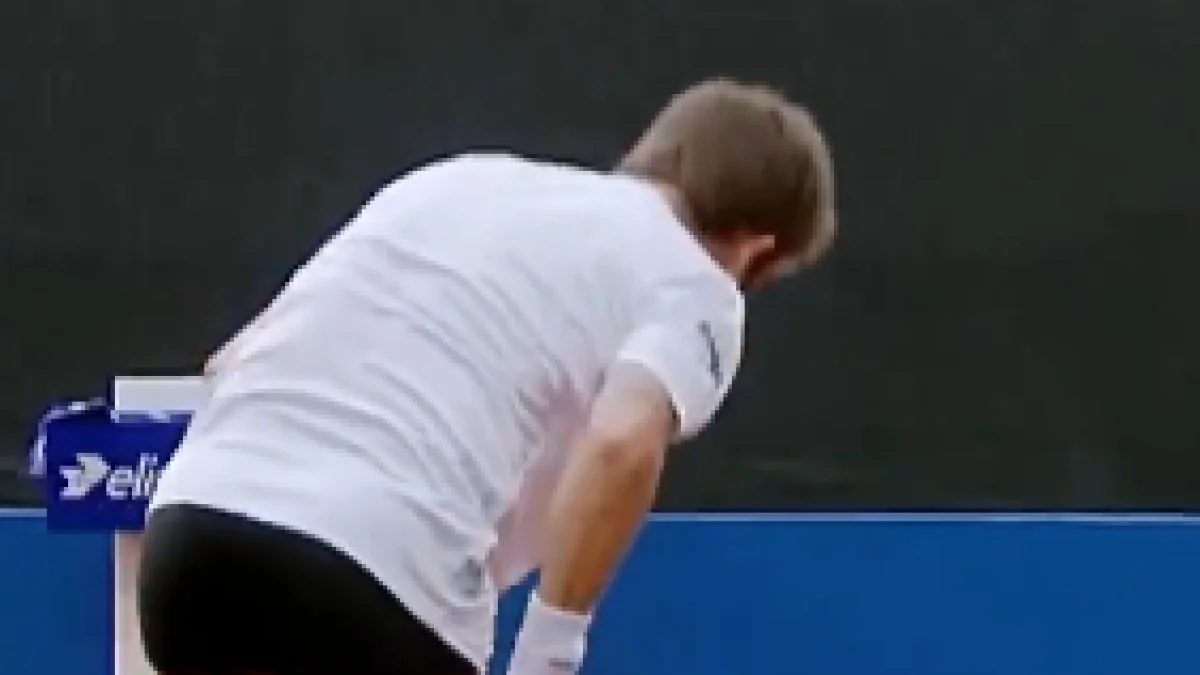 Moutet abaixa a cueca em Hamburgo: gesto inusitado marca eliminação no ATP 500