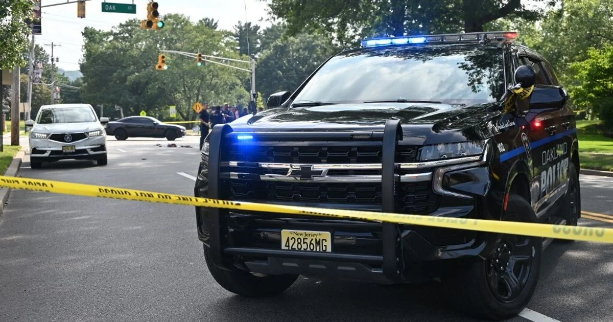 Atropelamento em Oakland: carro atinge pedestres e veículos e deixa três mortos