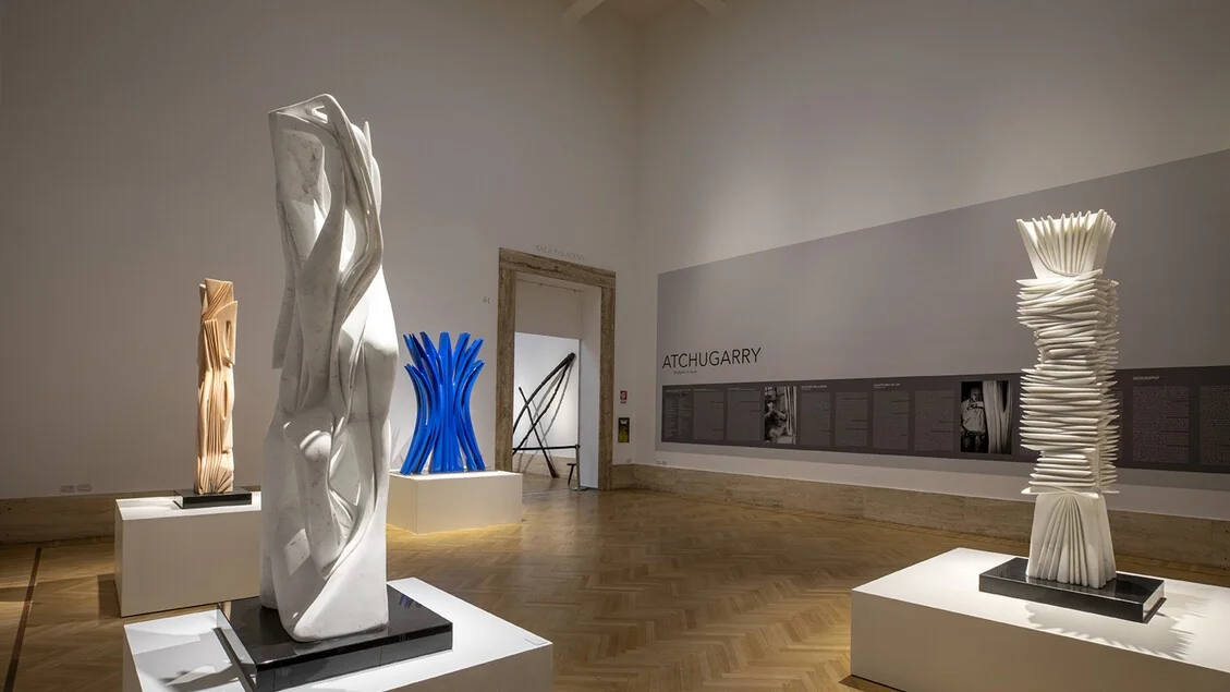 Pablo Atchugarry em Roma: 'Scolpire la Luce' revela 55 esculturas que celebram a forma e a luz