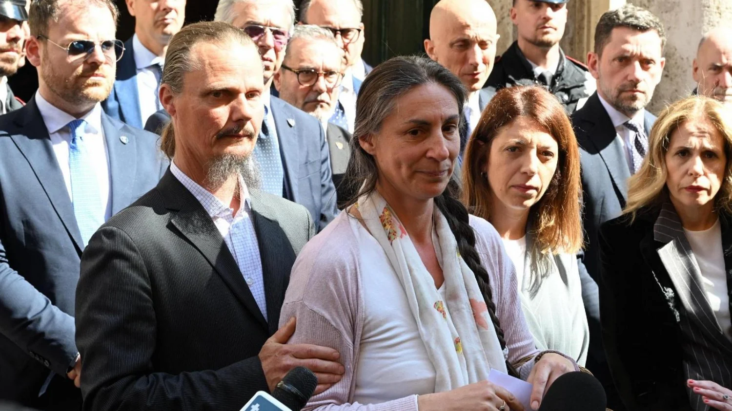 Simone Pillon assume defesa da família do bosque; juízes mantêm: mãe não pode voltar à casa família