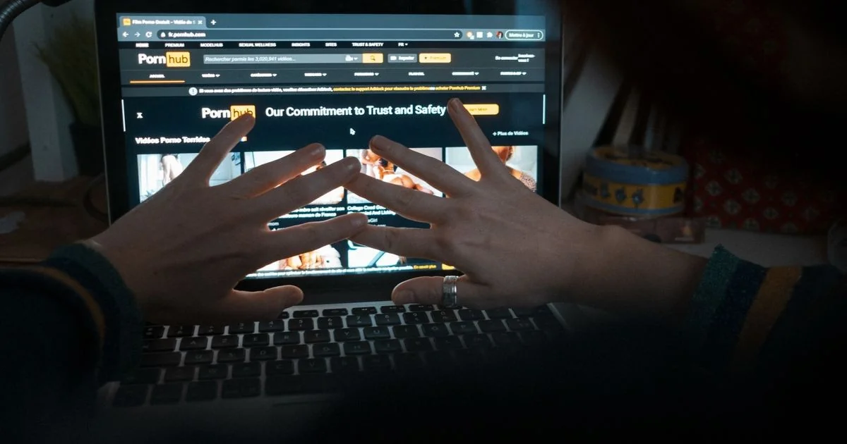 Pornhub volta ao Reino Unido apenas para usuários de iPhone e iPad com verificação de idade por dispositivo