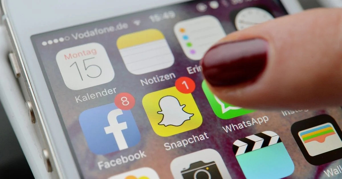 Proibir redes sociais para adolescentes pode causar mais mal do que bem, diz estudo