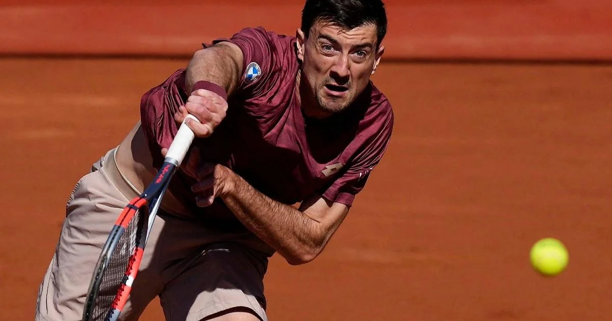 Sebastian Ofner, o adversário inicial de Sinner em Roma: serviço agressivo, lesão e a lição do tiebreak