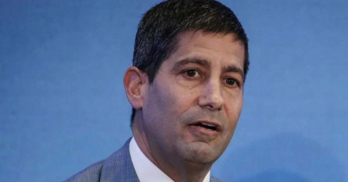Senado dos EUA aprova Kevin Warsh como presidente do Fed; Powell deixa cargo nesta sexta