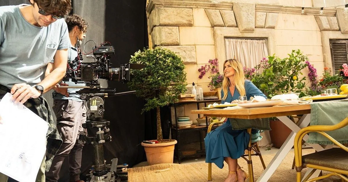 Serena Autieri estrela nova campanha da Mozzarella di Bufala DOP em TV e digital