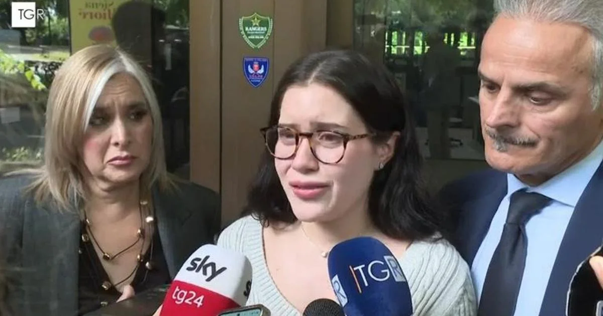 Tribunal de Siena absolve dois esgrimistas; vítima menor chora em julgamento