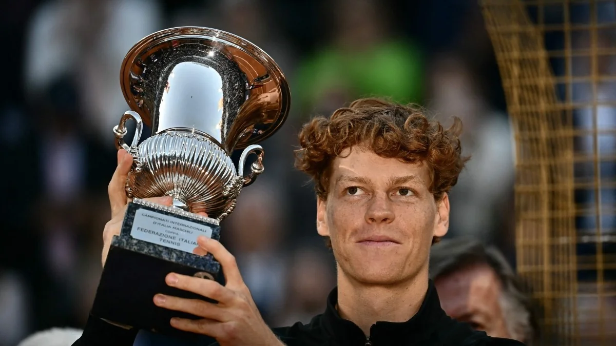 Sinner celebra com hambúrguer e batatas fritas em Roma e já mira o teste do quinto set no Roland Garros
