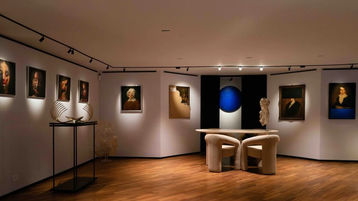 SogliaS: na Galleria Latina, exposição coletiva transforma o visitante em limiar entre obra e mundo