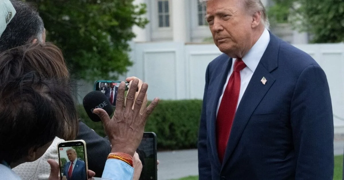Trump acusa jornalistas de 'traidores' no Air Force One após questionamento sobre o Irã