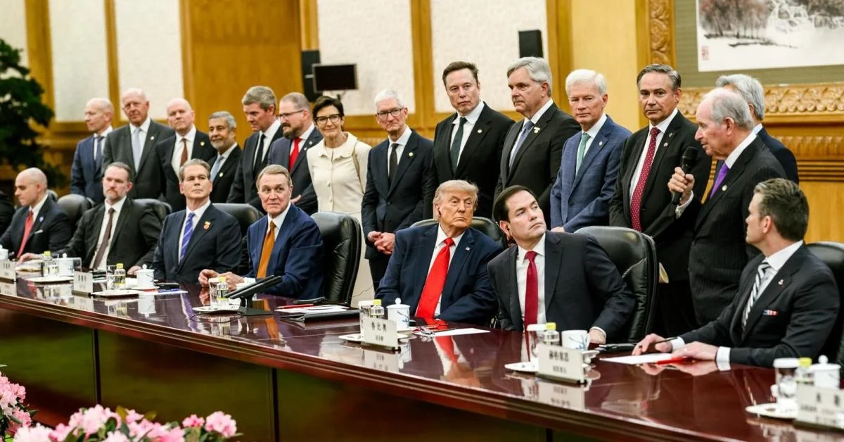 Trump em Pequim com 17 CEOs: encontro com Xi mira US$ 500 bilhões e tensão sobre Taiwan