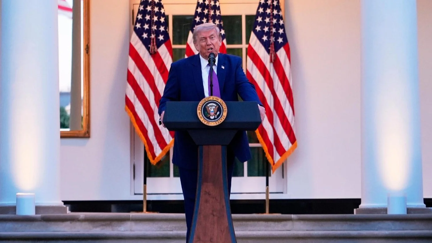 Trump: cessar-fogo no Irã 'pendurado a um fio' enquanto mundo aguarda encontro com Xi