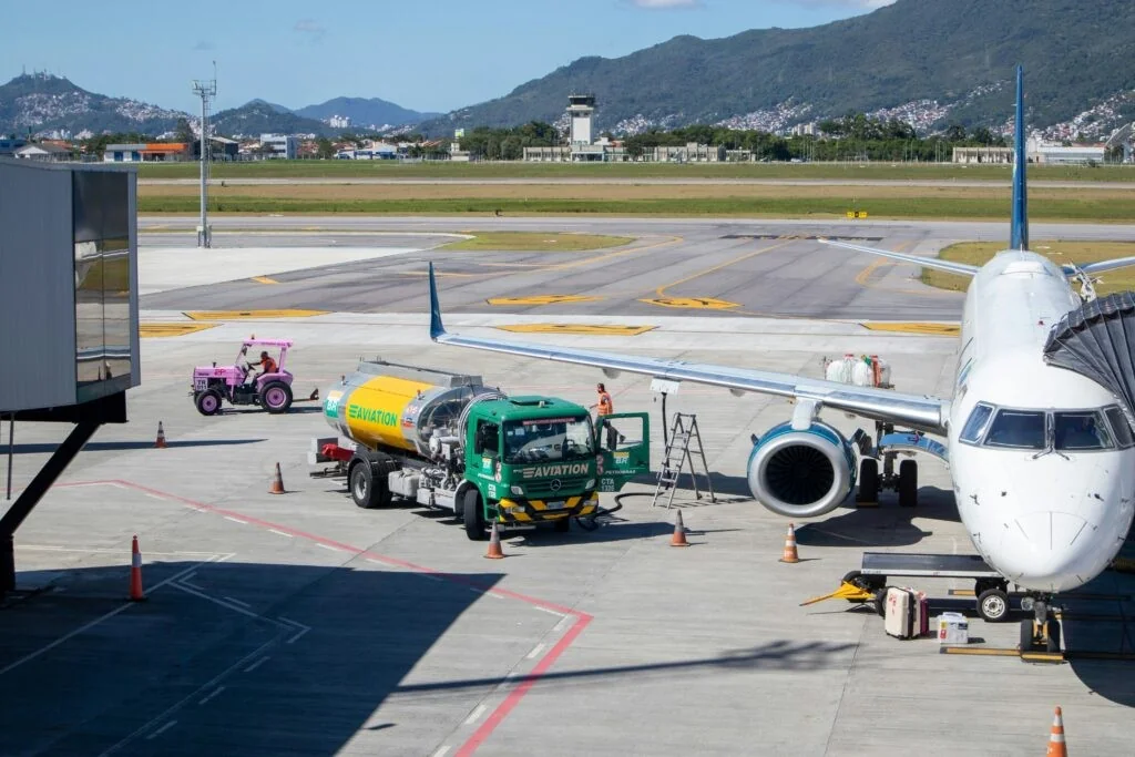 UE: alto custo do combustível não justifica aumento retroativo das passagens aéreas