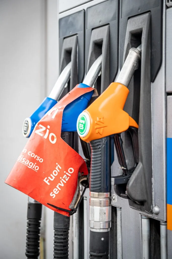 UE: gasolina sobe 13,67% e diesel 23,89% entre fevereiro e maio, aponta Transport & Environment