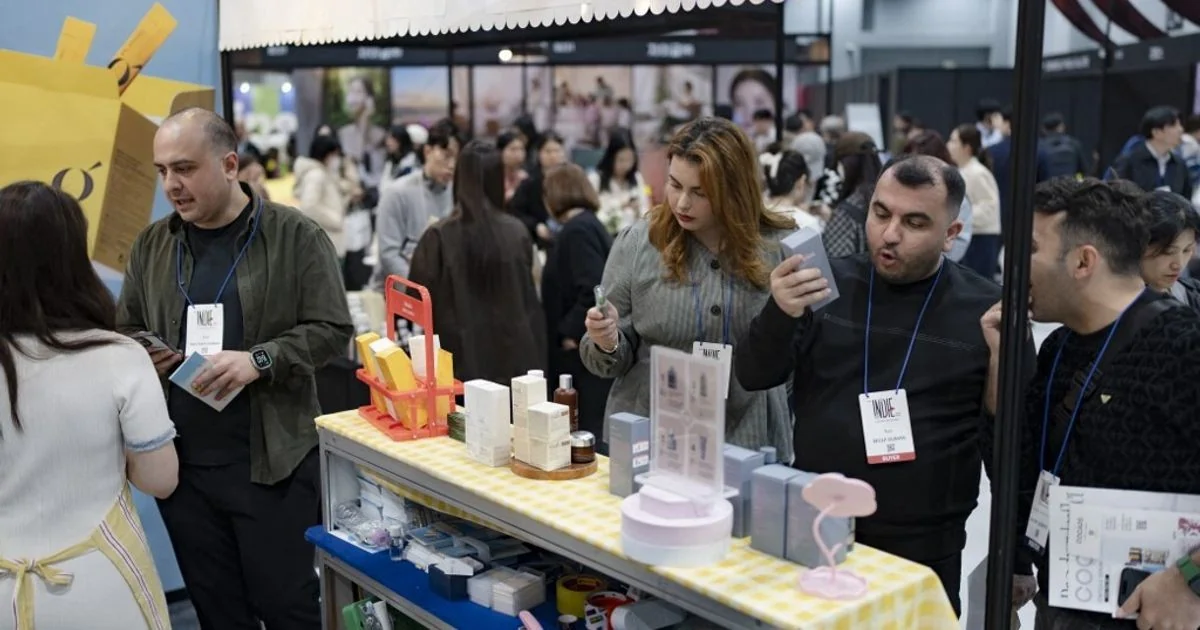 UE endurece regras da cosmética: esmaltes glitter e fragrâncias sofrem restrições a partir de 1º de maio