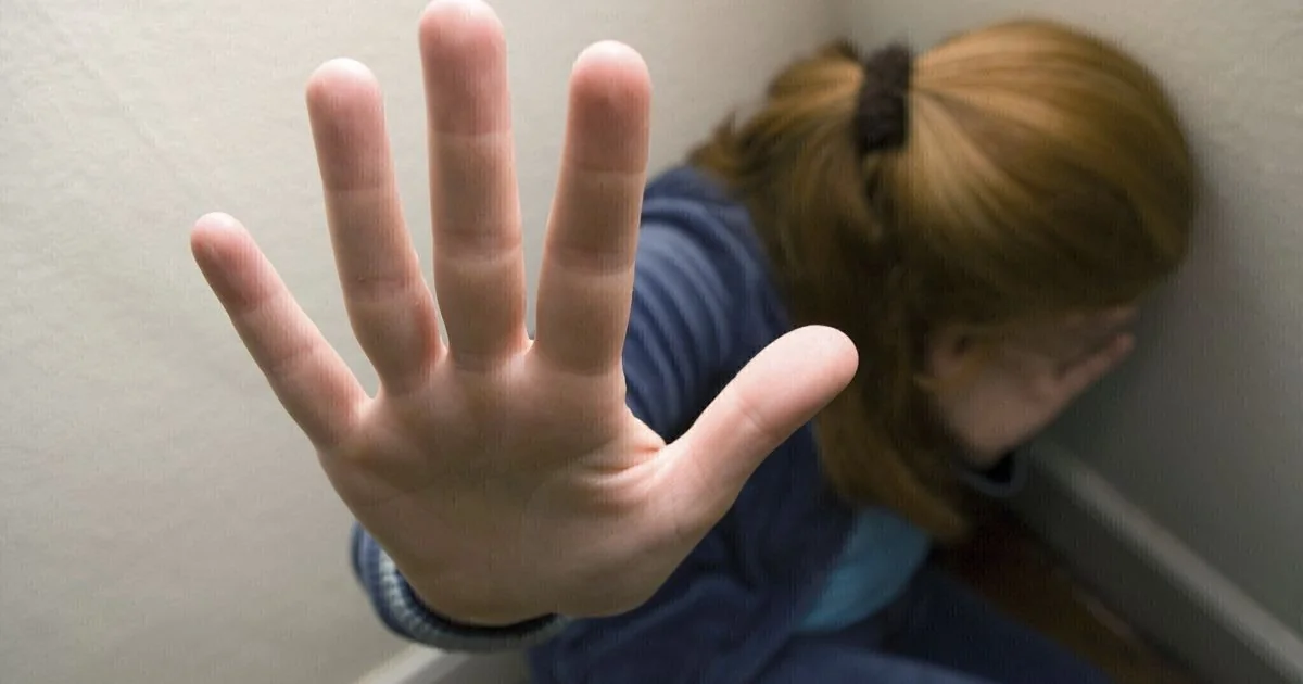 Entre 700 e 1.500 crianças vítimas: investigação revela abusos em escola católica de Lourdes