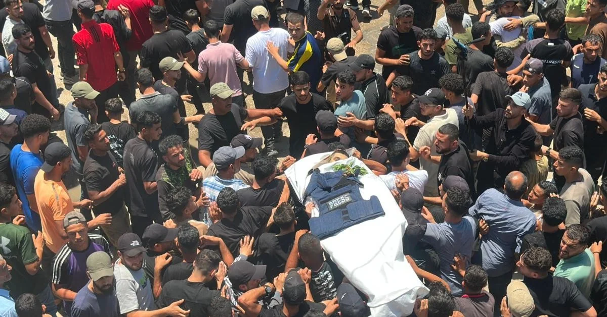 Ahmed Weshah: o martírio do fotojornalista em Al-Bureij e seu enterro no cemitério do campo