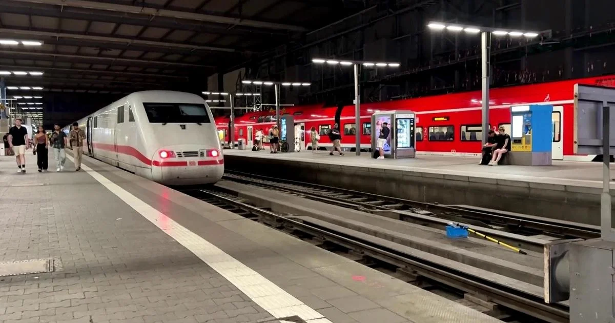 Alemanha: bloqueio total da rede ferroviária por falha em atualização do sistema de rádio