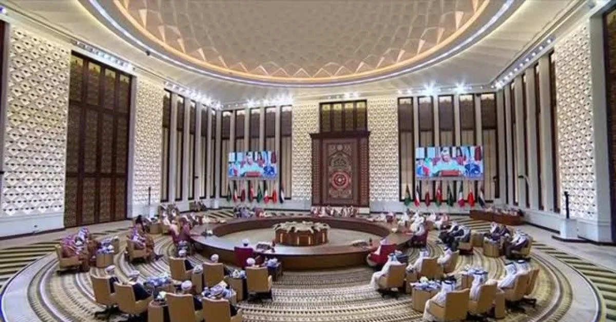 Bahrein condena 12 a 10 anos por filmarem ataques iranianos; Manama acusa apoio a terroristas