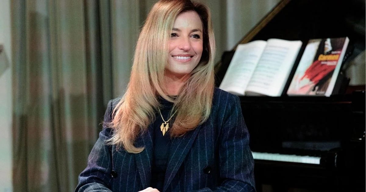 Beatrice Venezi impugna rescisão com o Teatro La Fenice: alega medida 'ilegítima e discriminatória'