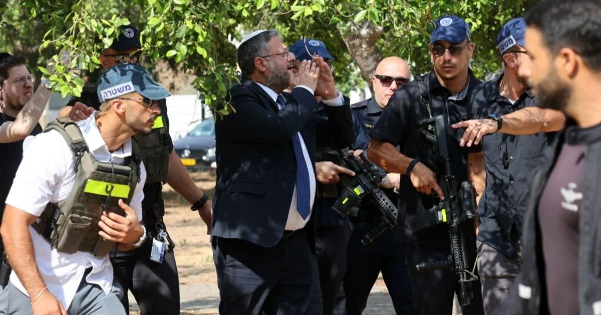 Ministro israelense Itamar Ben-Gvir é investigado em Roma por abusos contra voluntários da Flotilla Global Sumud