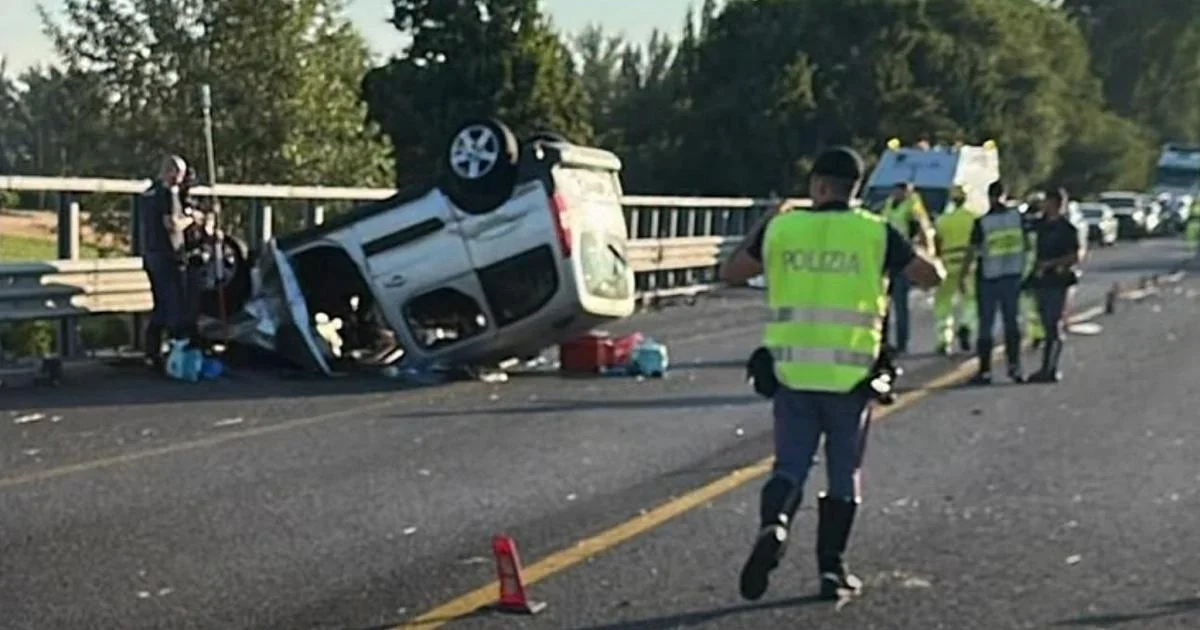Bologna: minivan capota na A14, jovem de 24 anos morre; filho de 6 meses em estado grave