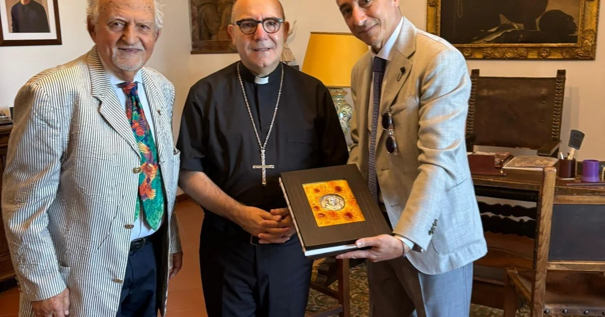 Edição de Arte: 'San Francesco' por Alfonso Masullo vira livro único em tiragem limitada
