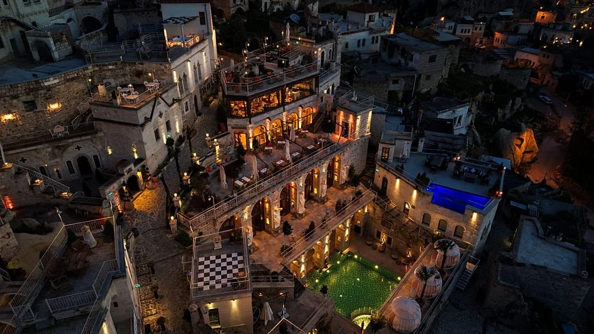 Elika Cave Suites: novo hotel em gruta ao pé do Castelo de Ortahisar, um refúgio na Capadócia