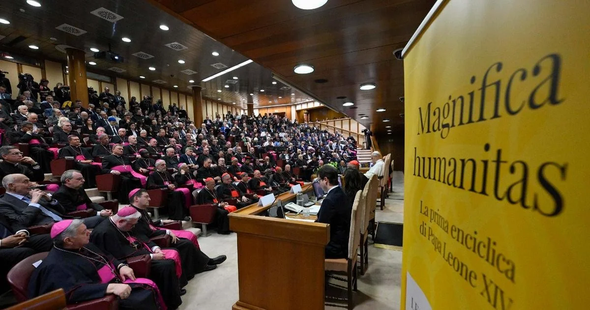 Encíclica de Leone XIV e a Democracia Digital: Mezza alerta para o poder dos impérios digitais
