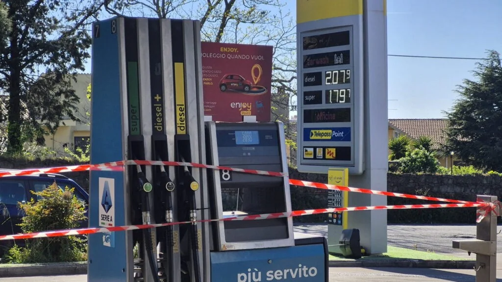 Crise no Estreito de Ormuz eleva preço da gasolina a €1,85/L e do diesel a €1,87/L na UE