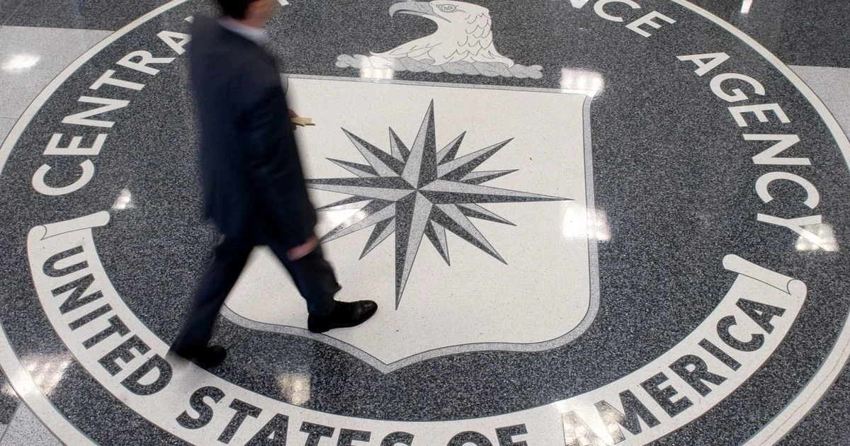 Ex-funcionário da CIA é acusado de desviar milhões e encontrado com US$40 milhões em ouro