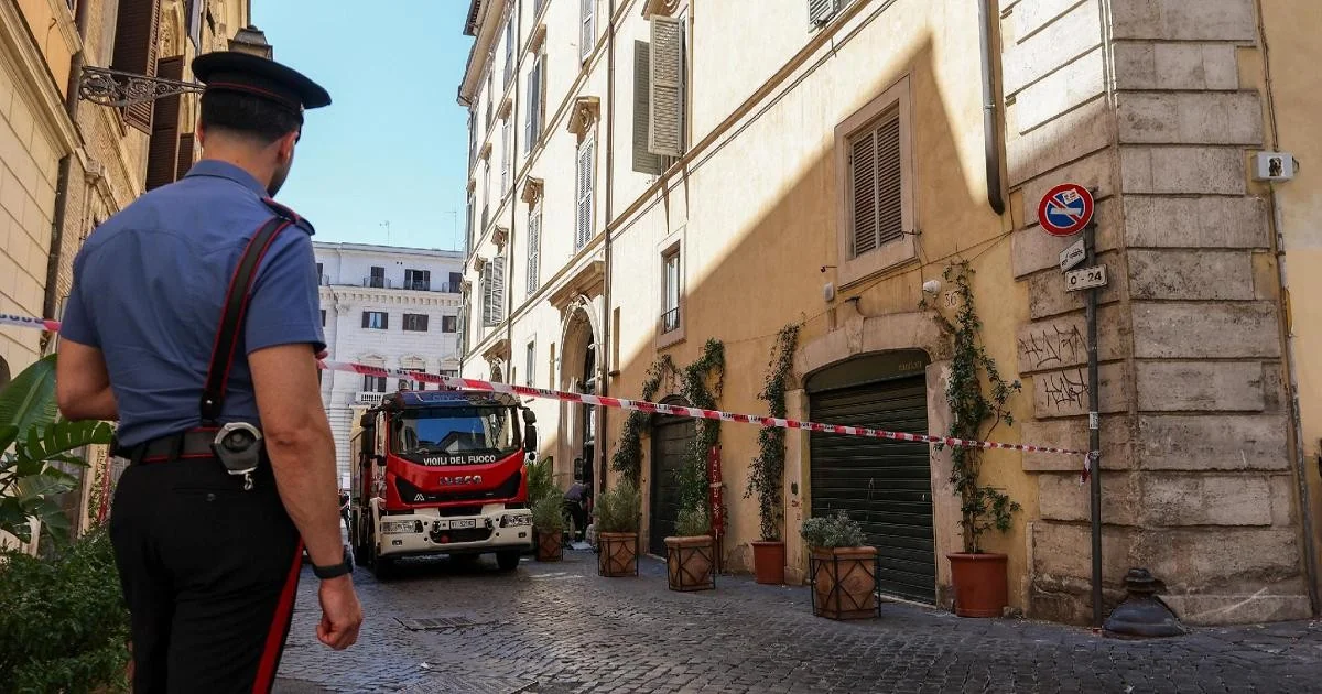 Explosão em edifício no centro histórico de Roma deixa um ferido e moradores evacuados