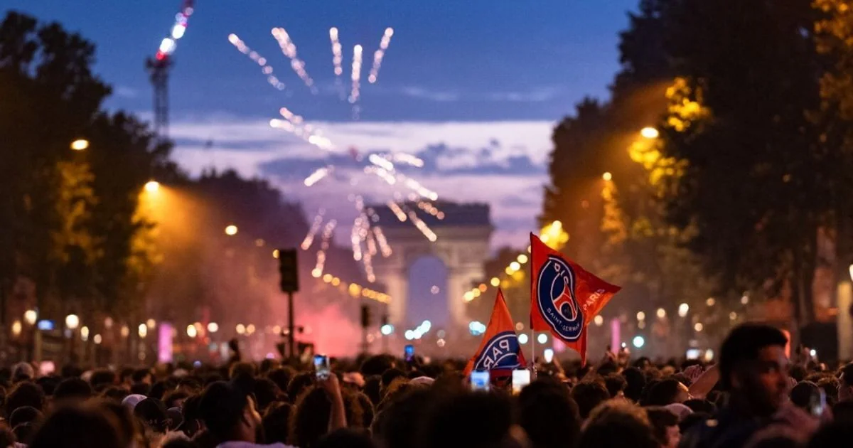 França registra 780 prisões após celebrações do PSG; violência e morte marcam as ruas de Paris