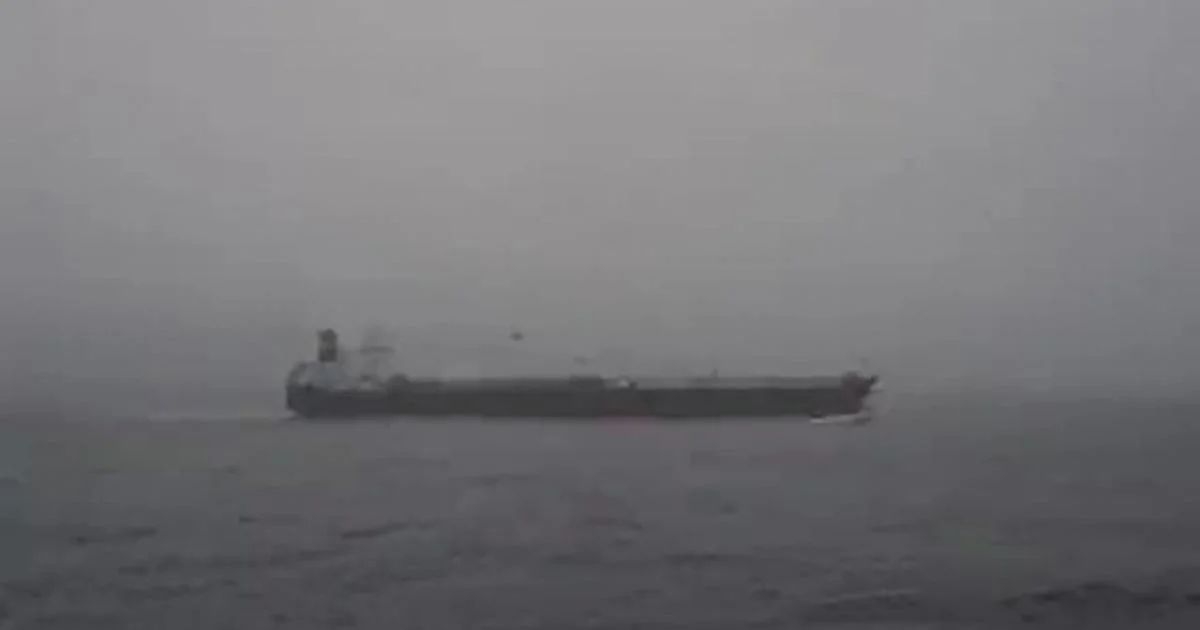 França intercepta petroleira russa no Atlântico; Zelensky acusa rapto de crianças e anuncia mudanças militares