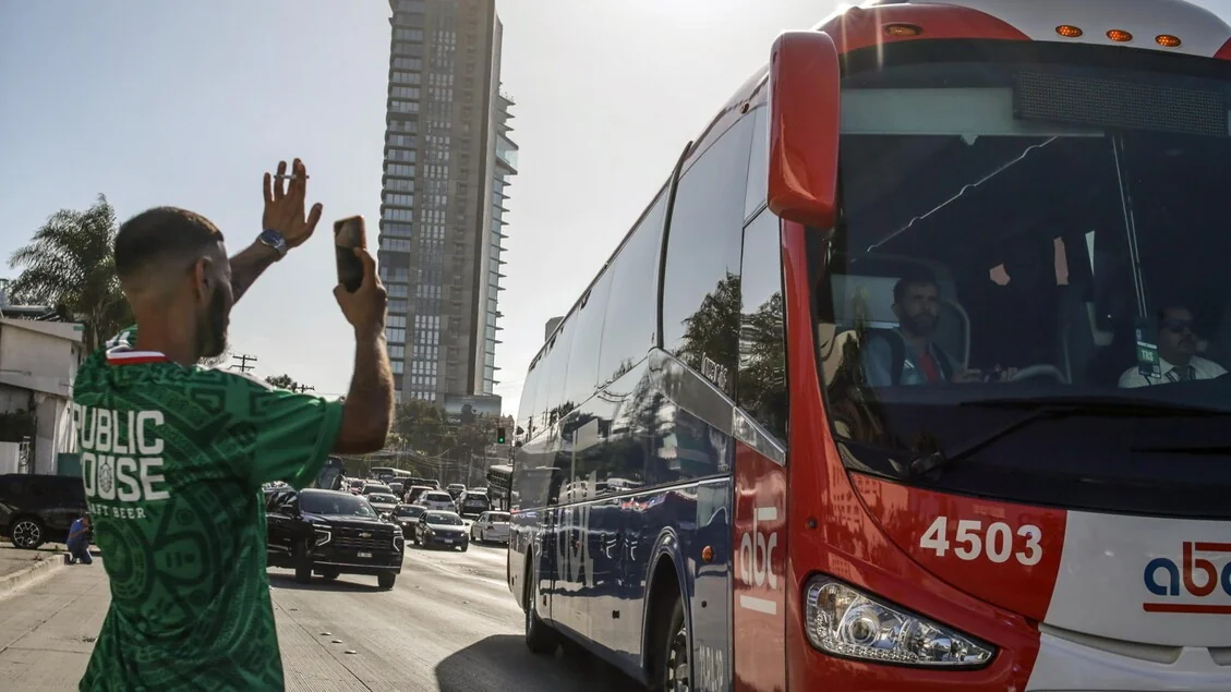 Hackers ligados ao Irã ameaçam ônibus das seleções na Copa do Mundo após suposta invasão a drones do FBI